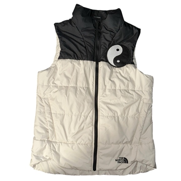 The North Face black & white puffer vest with yin yang patch. Women’s small - Picture 4 of 7
